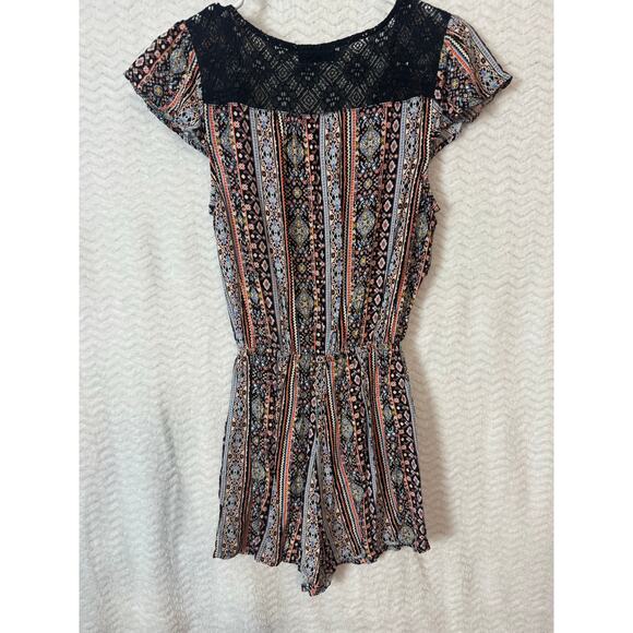 BN #8 Joe B romper, size small Boho/Tribal Print Short Sleeve Romper - Picture 3 of 6